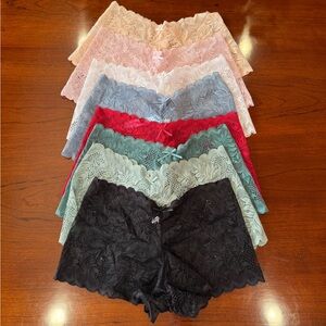 NWOT FINETOO Elegant Lace Panties Set